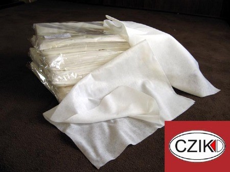 Chusteczki jednorazowe z włókniny 35x25 cm.